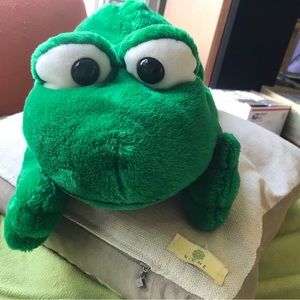 Bundle 3 for $10 fun big eyed green frog in EUC.